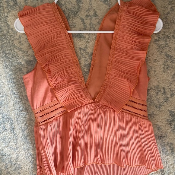 Cute Ruffle Top - Picture 2 of 4